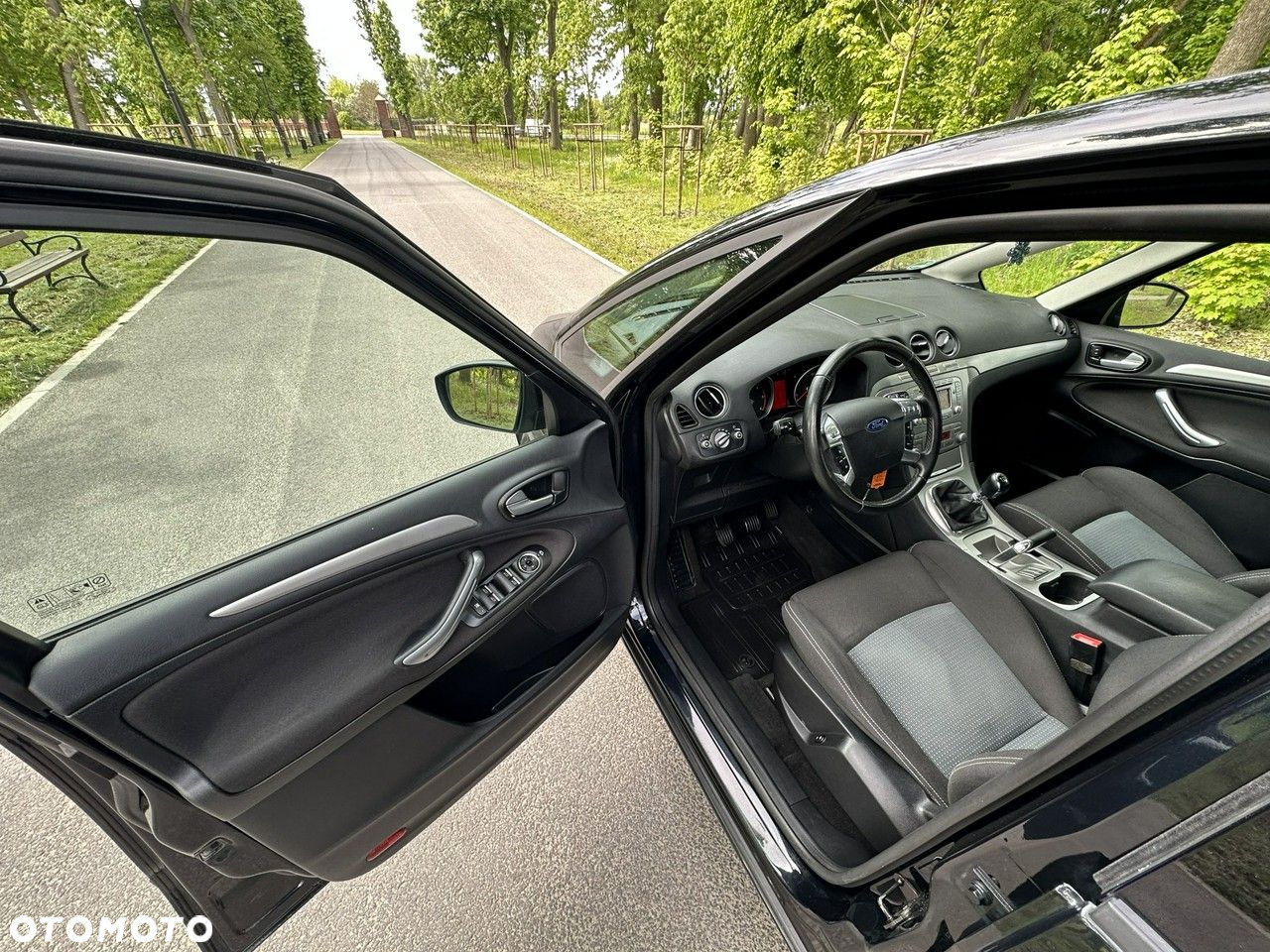 Ford S-Max - 17