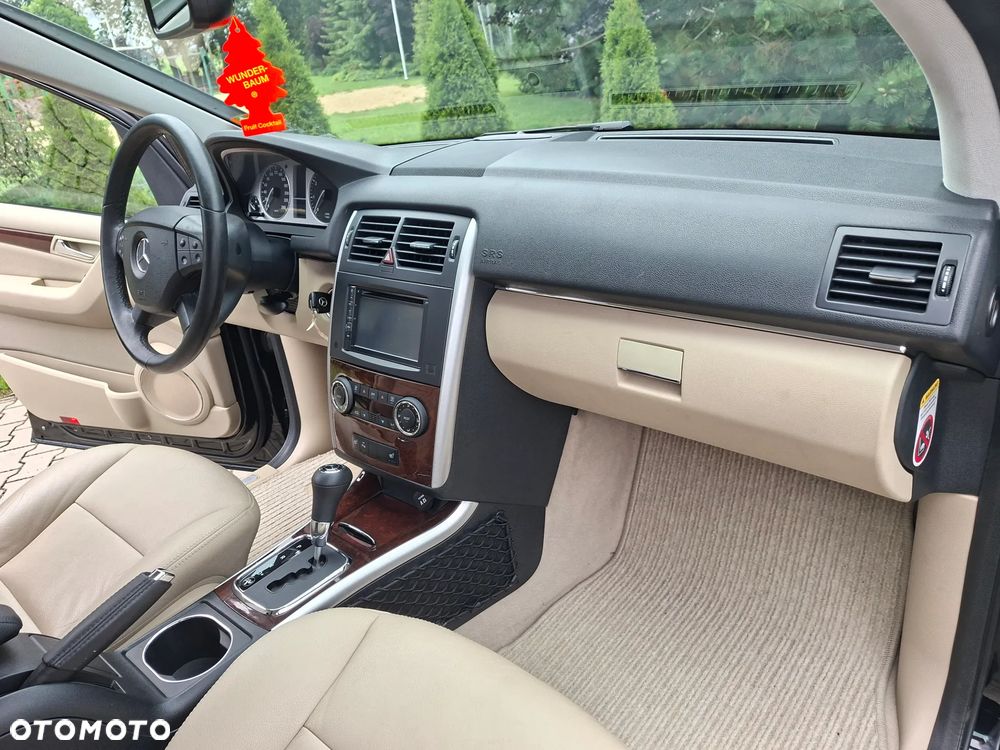 Mercedes-Benz Klasa B 200 Autotronic Special Edition - 19