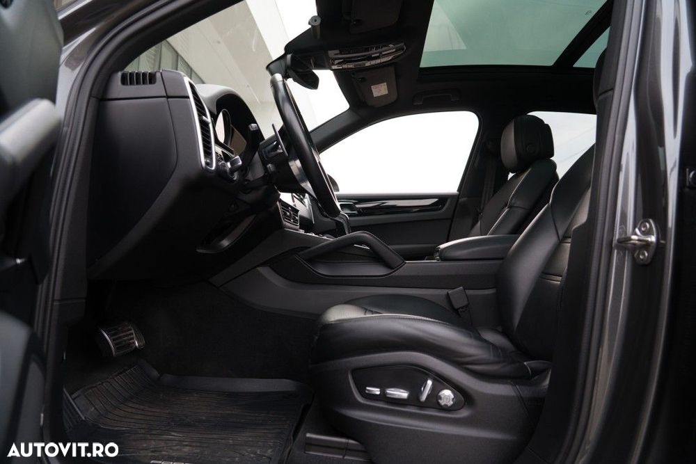Porsche Cayenne - 14