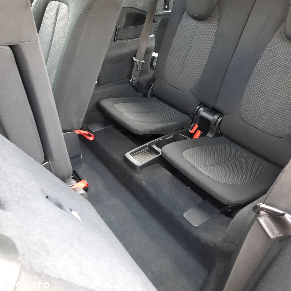 BMW Seria 2 218d Gran Tourer - 36