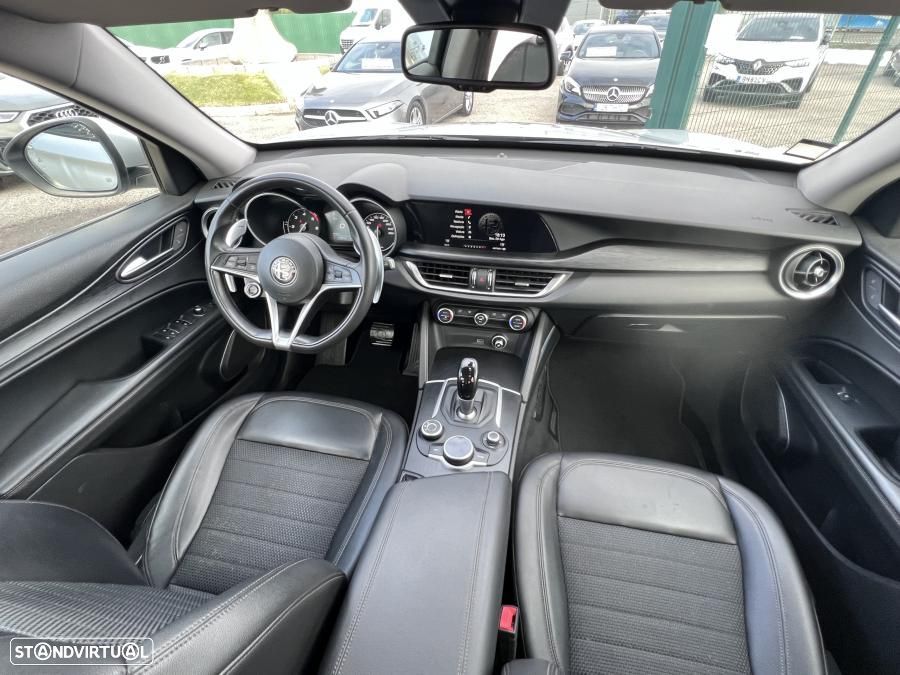 Alfa Romeo Stelvio 2.2 D Super AT8 - 25