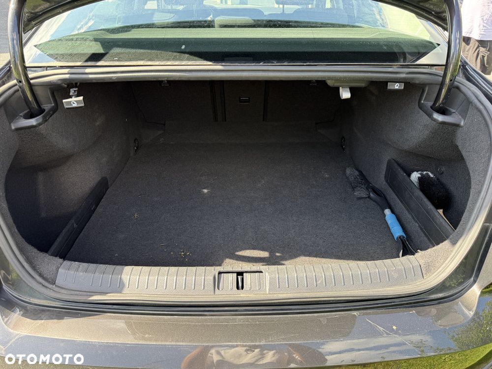 Volkswagen Passat 2.0 TDI SCR Comfortline DSG - 16