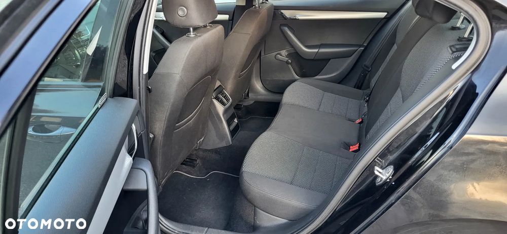 Skoda Octavia 1.6 TDI DPF Active - 18