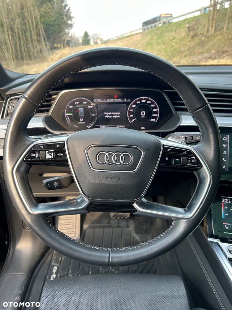 Audi Q8 - 13