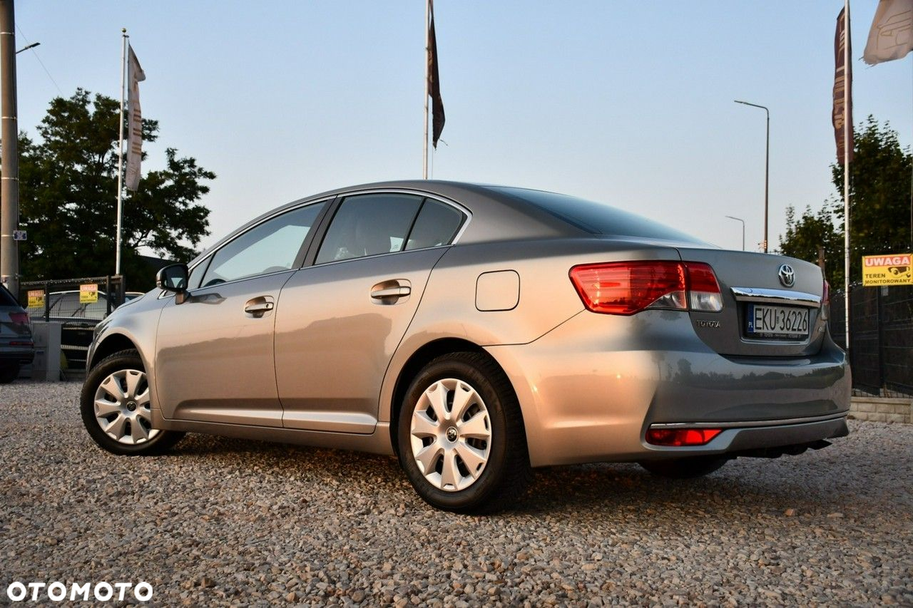 Toyota Avensis - 23