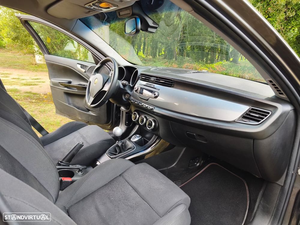 Alfa Romeo Giulietta 1.6 JTDM Distinctive - 9