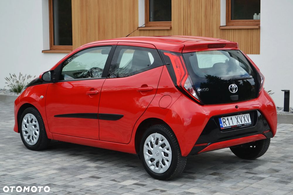 Toyota Aygo x.shift x-play connect - 4