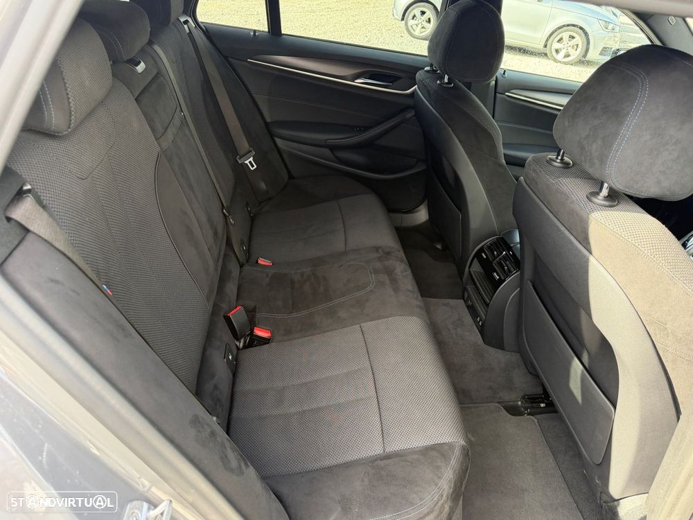 BMW 530 e Pack Desportivo M - 15