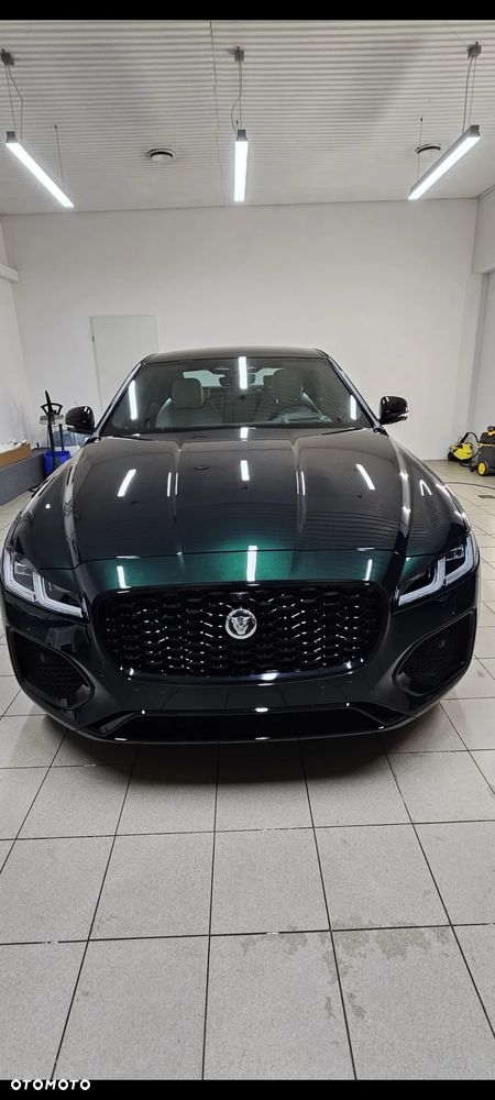 Jaguar XF 2.0 P300 AWD R-Dynamic HSE - 8