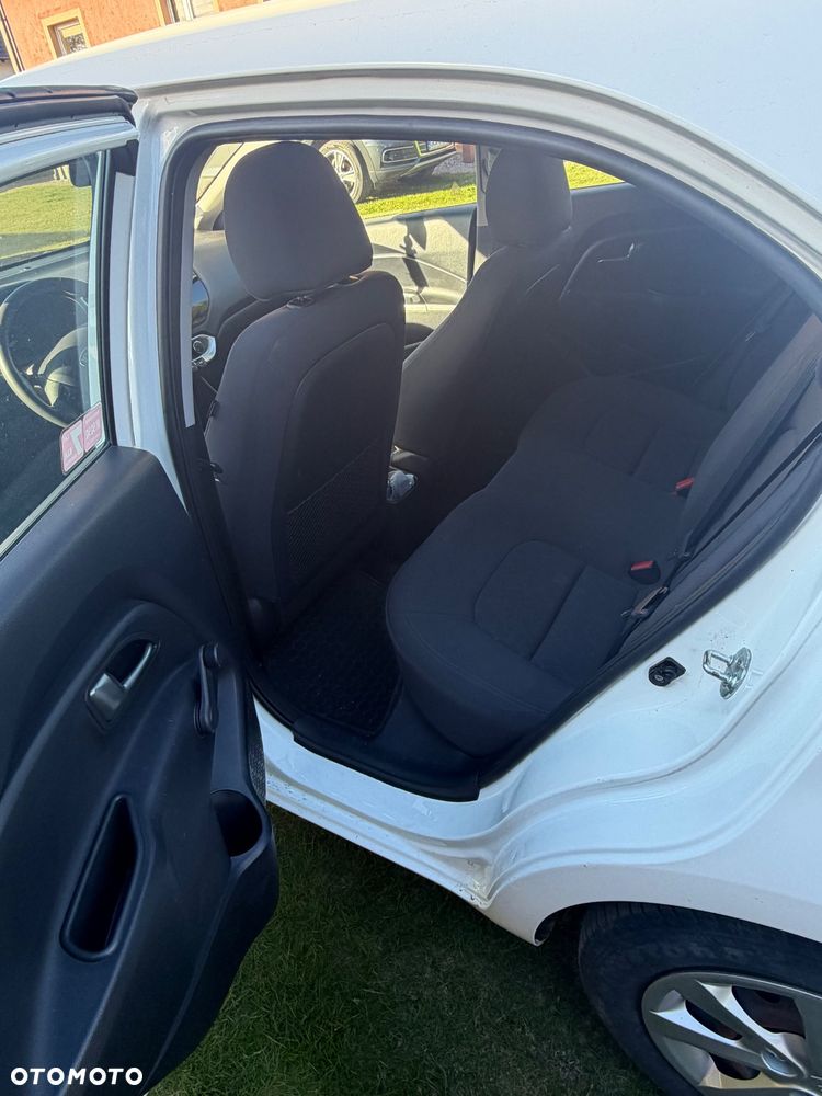 Kia Rio 1.1 crdi L - 10