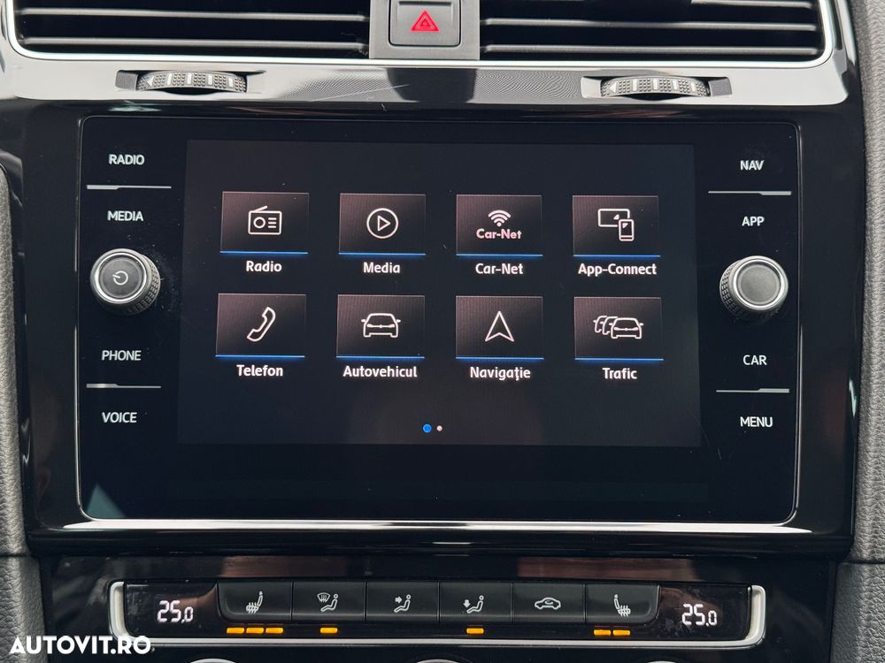 Volkswagen Golf 1.6 TDI DSG Join - 27