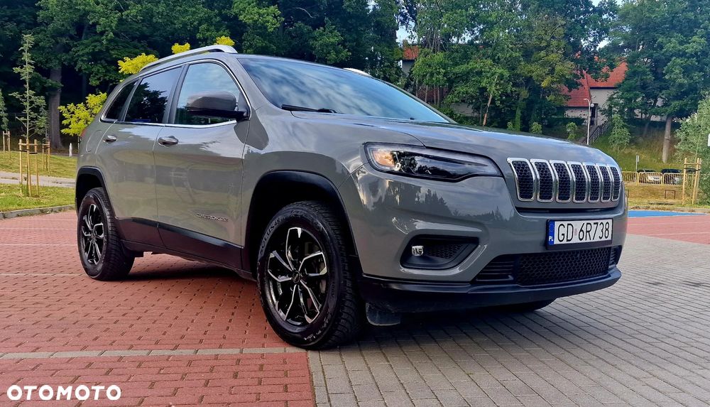 Jeep Cherokee - 1