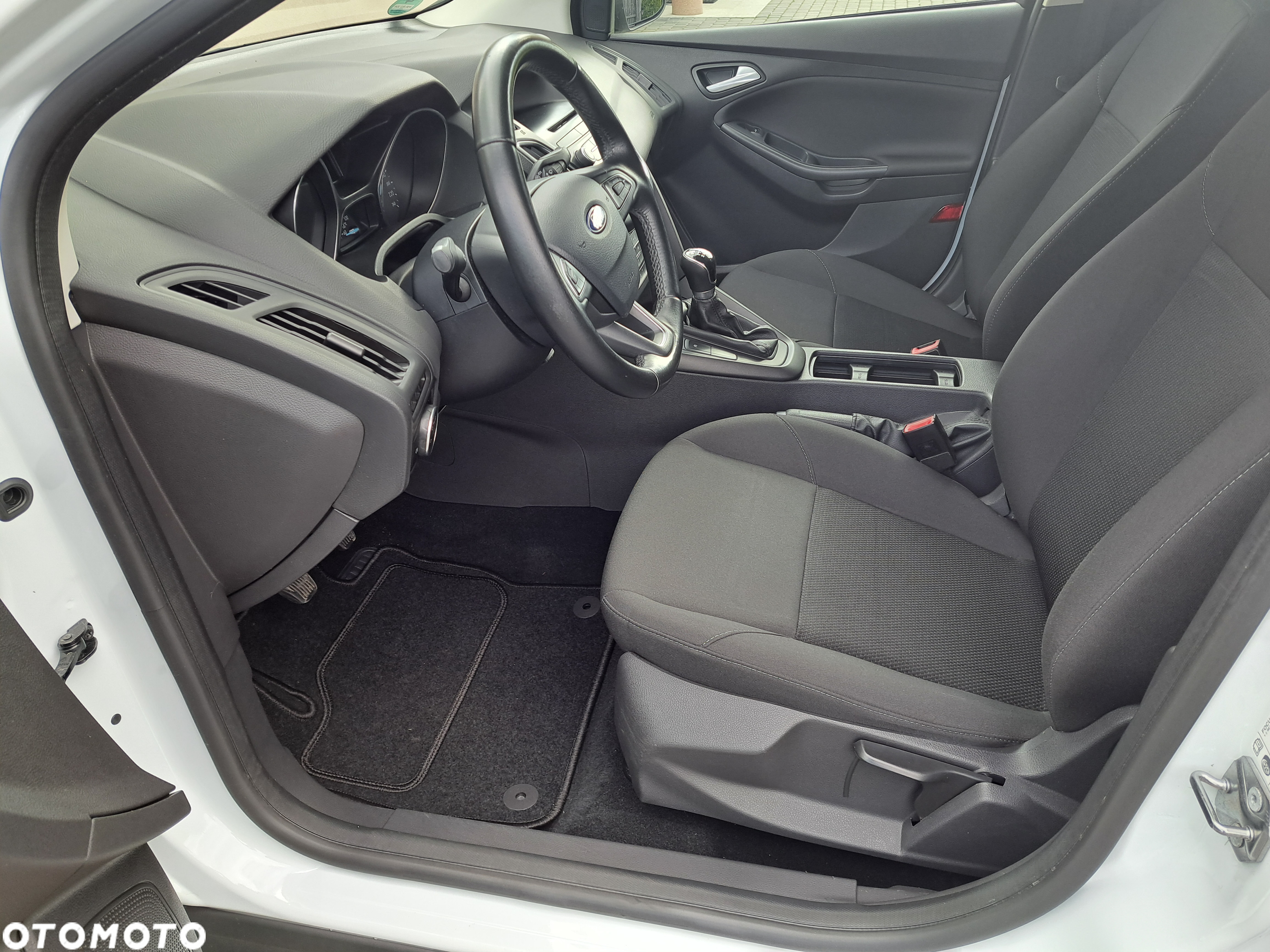 Ford Focus 1.0 EcoBoost Trend - 30