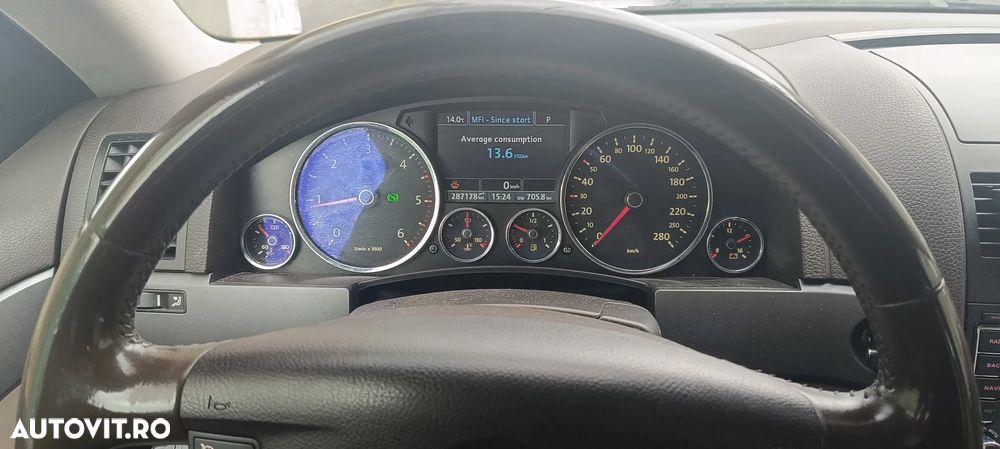 Volkswagen Touareg - 7