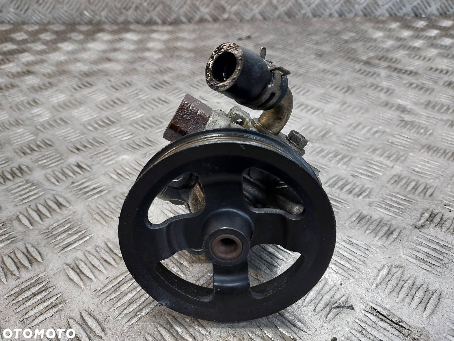 POMPA WSPOMAGANIA TOYOTA COROLLA VERSO I 2.0 D4D - 2