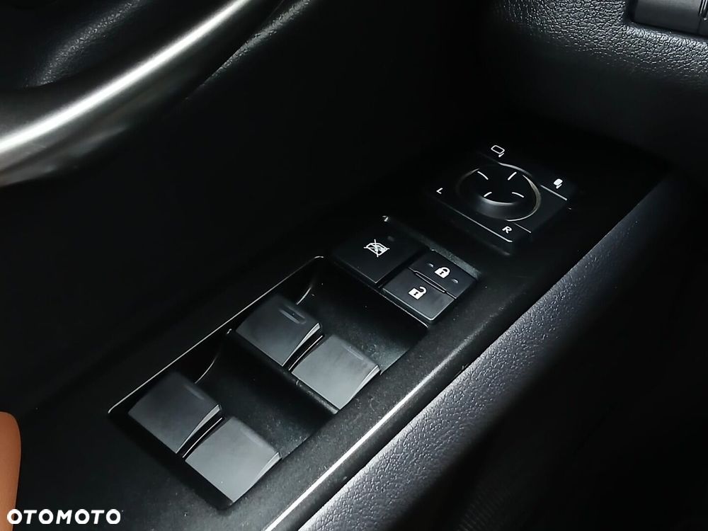 Lexus UX - 34