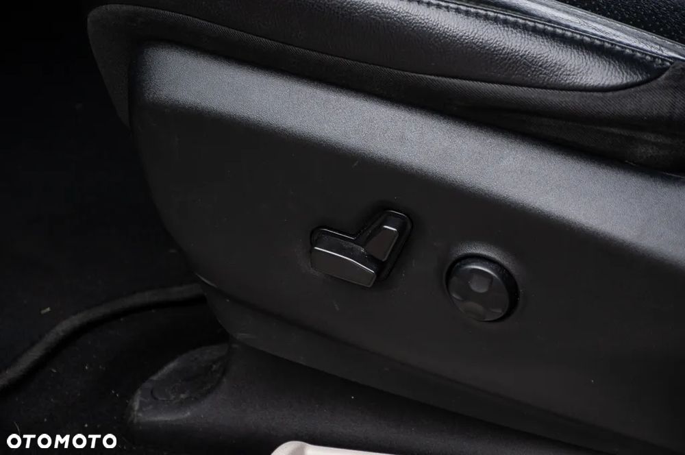 Chrysler Pacifica - 33