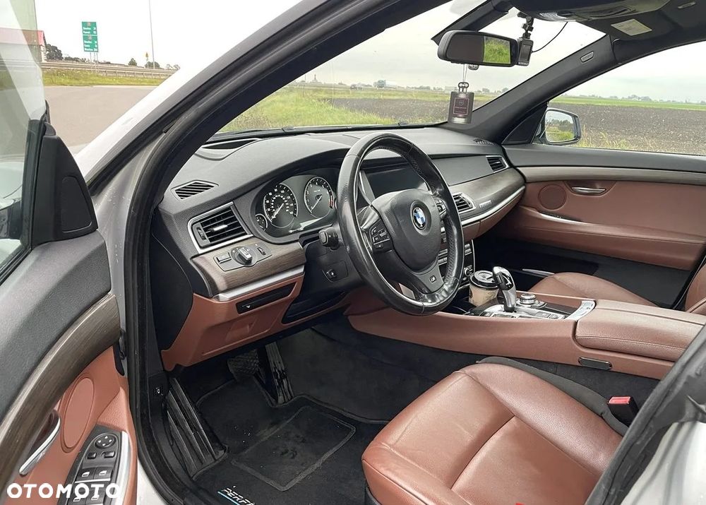 BMW Seria 5 535i xDrive Sport-Aut - 10