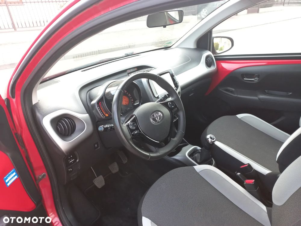 Toyota Aygo x-play - 17