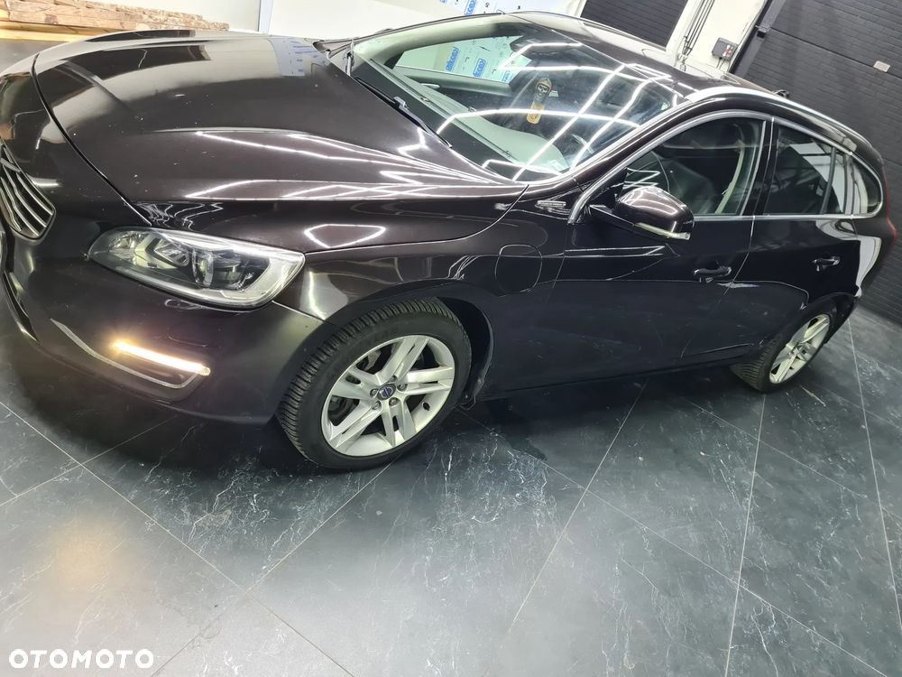 Volvo V60 D6 AWD Plug-in Hybrid Summum - 6