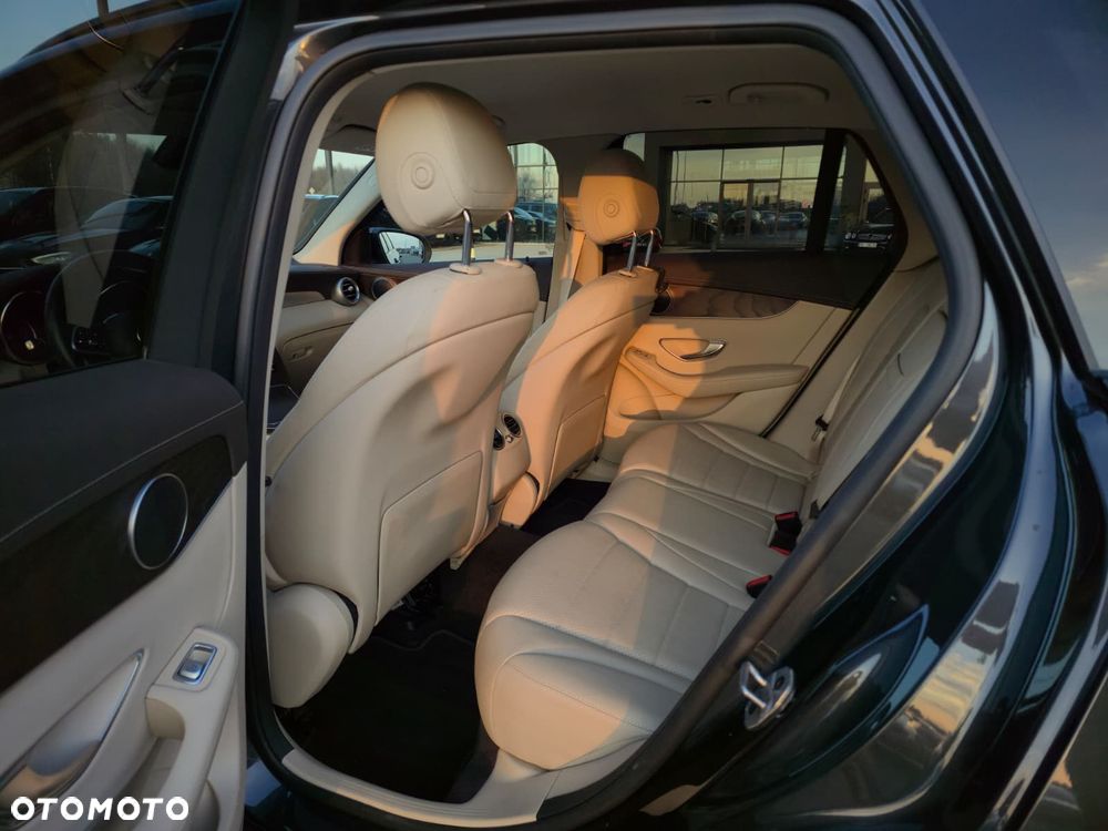 Mercedes-Benz GLC 200 d 4Matic 9G-TRONIC AMG Line - 12