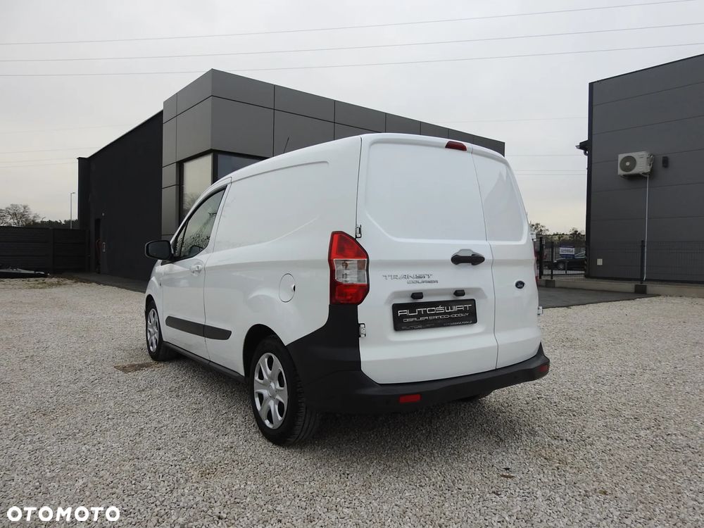 Ford Transit Courier - 4