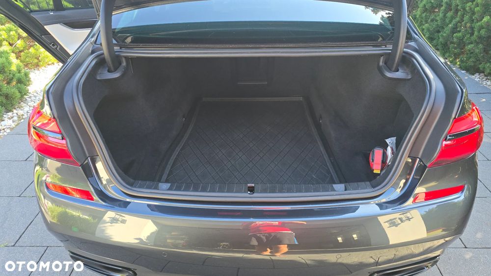 BMW Seria 7 740d xDrive - 22