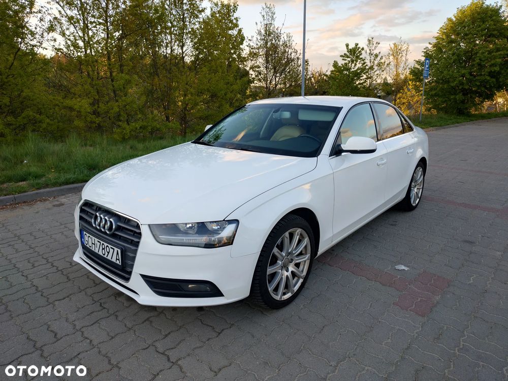Audi A4 Limousine - 1