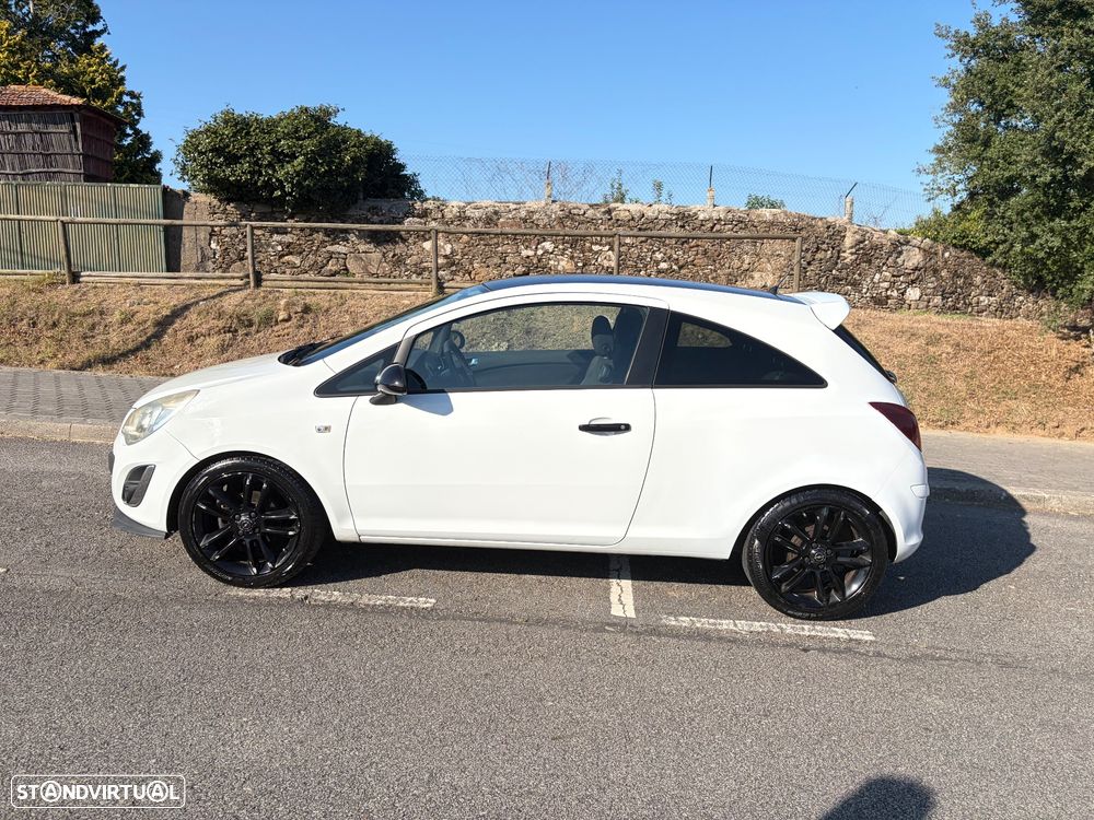 Opel Corsa 1.2 Black Edition - 2