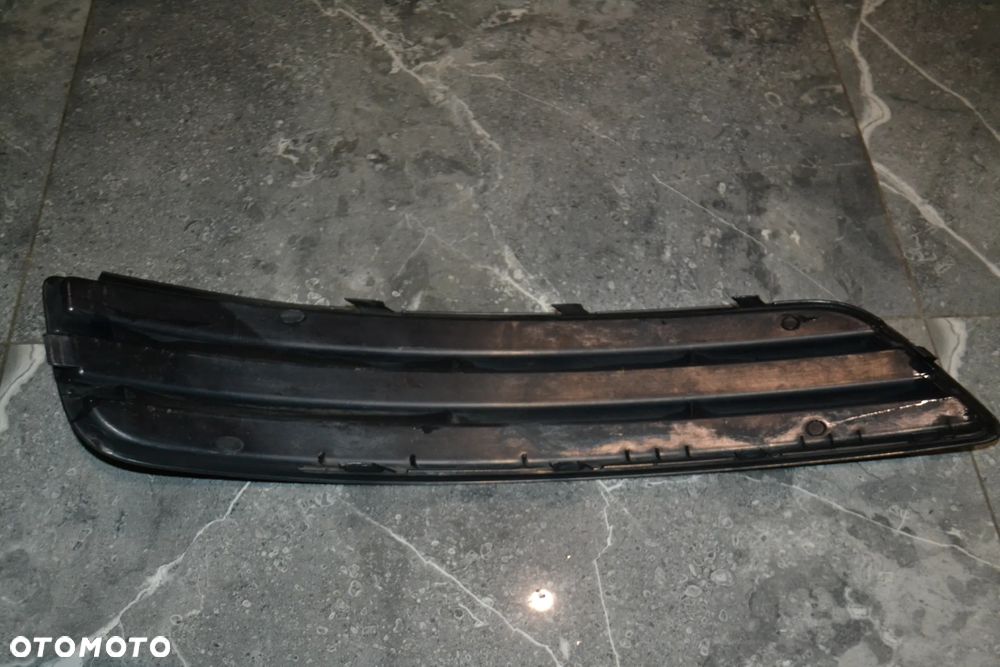 AUDI A3 8P LIFT 08-12 KRATKA ZAŚLEPKA ZDERZAKA PRZÓD PRZEDNIA LEWA 8P0807681E ORYGINAŁ - 2