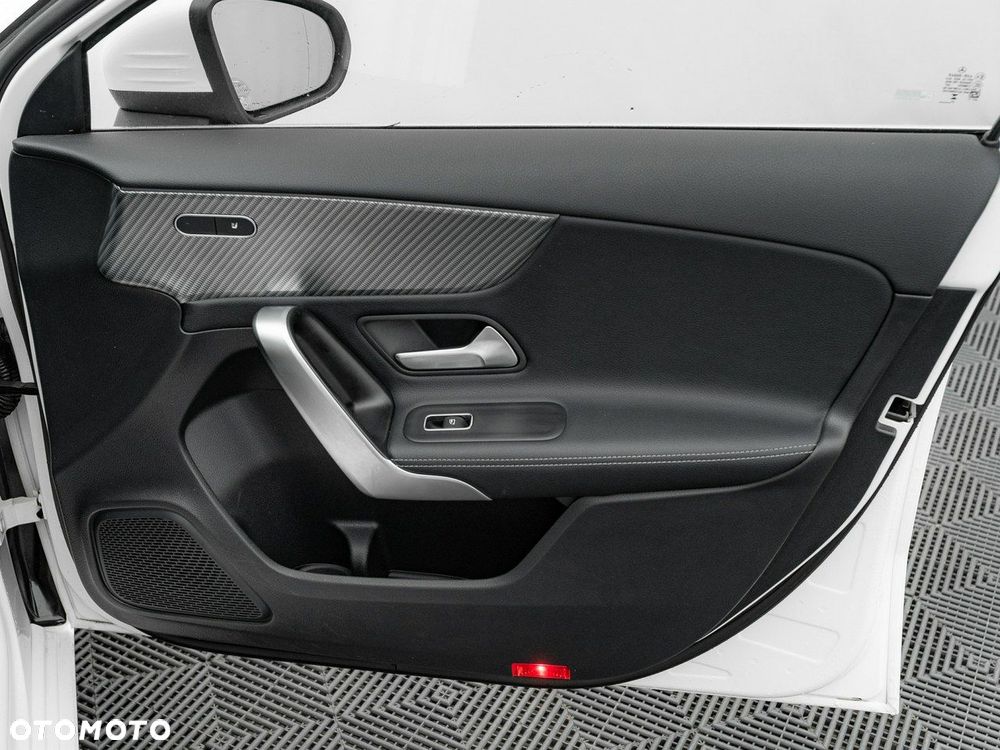 Mercedes-Benz Klasa A 200 Progressive 7G-DCT - 29