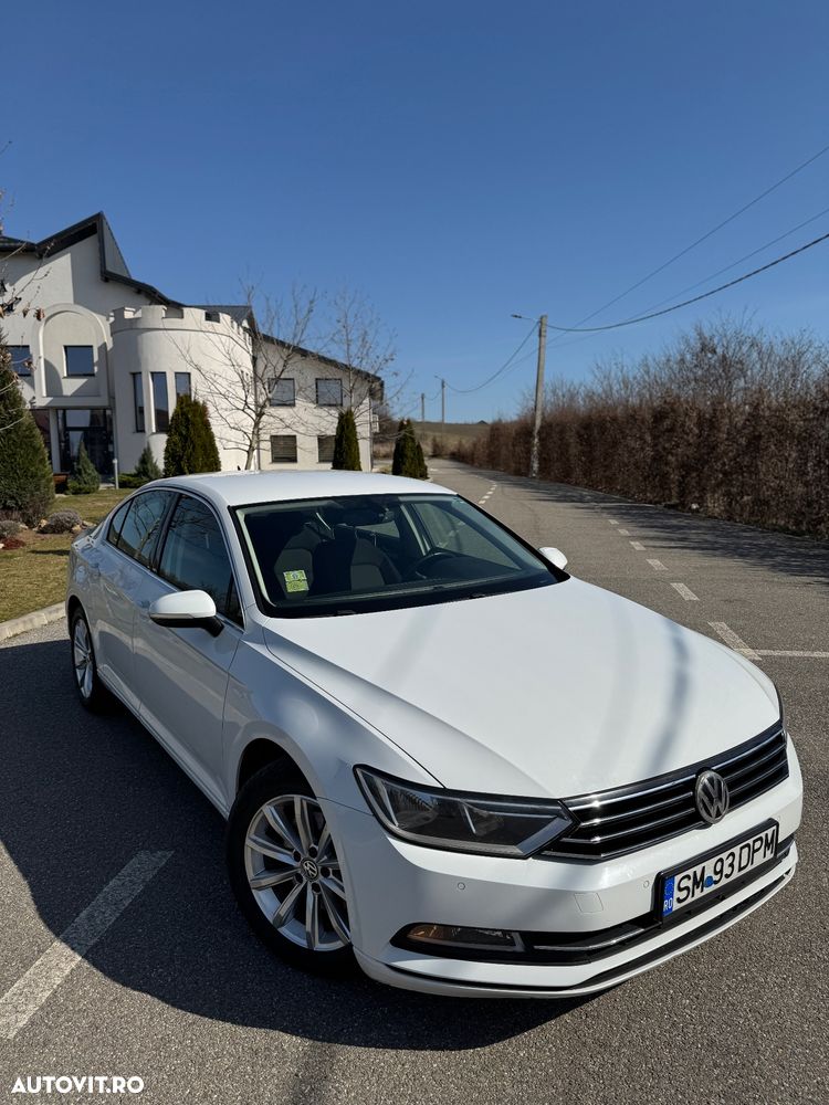 Volkswagen Passat - 1