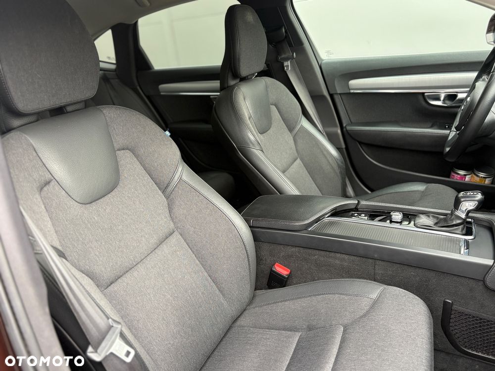 Volvo S90 D4 Momentum Pro - 21