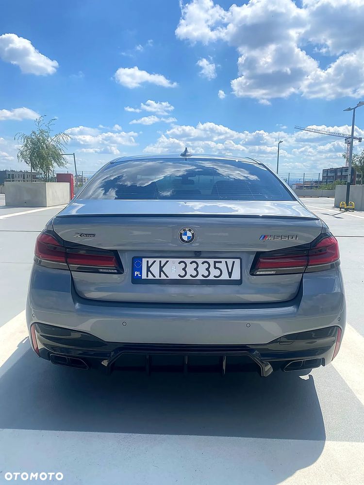 BMW Seria 5 M550i xDrive - 12