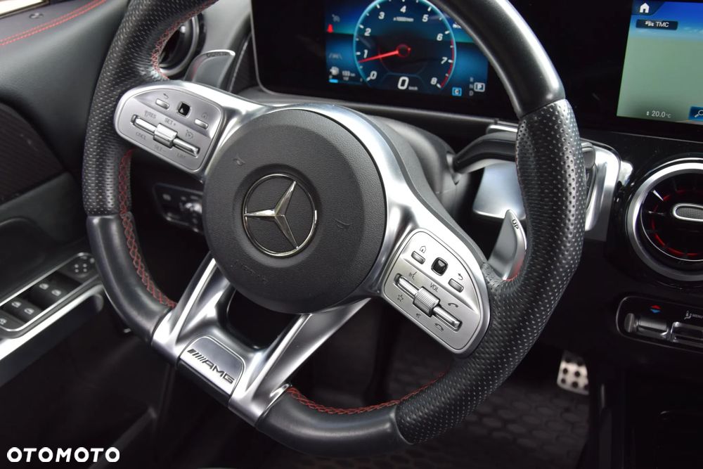Mercedes-Benz GLB - 13