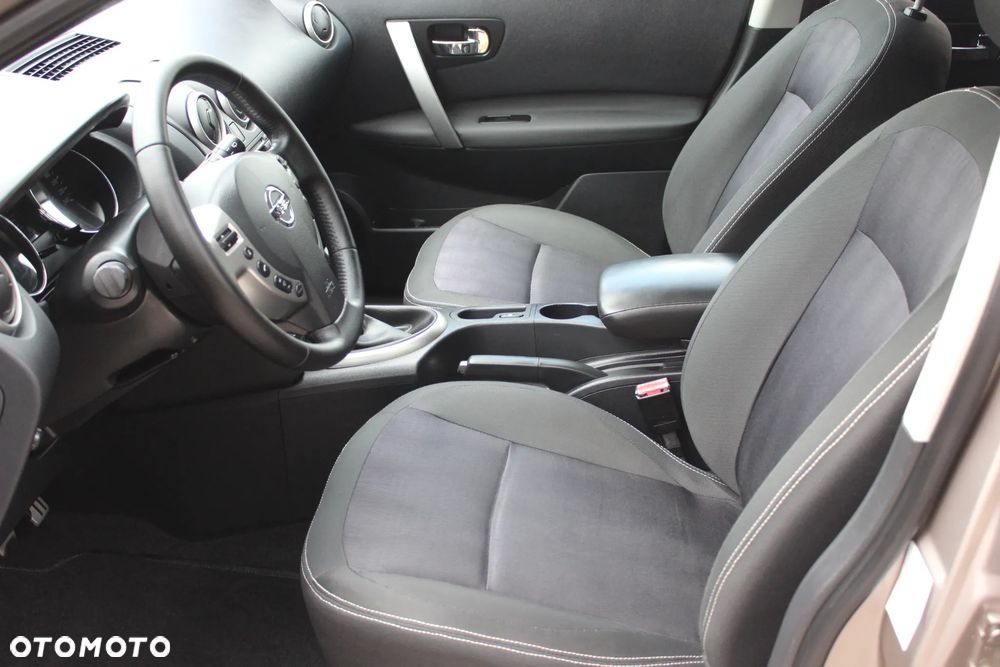 Nissan Qashqai 2.0 360 - 28