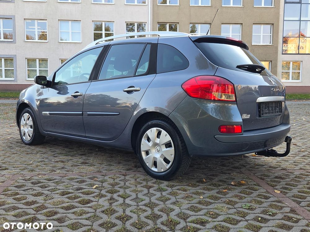 Renault Clio - 11