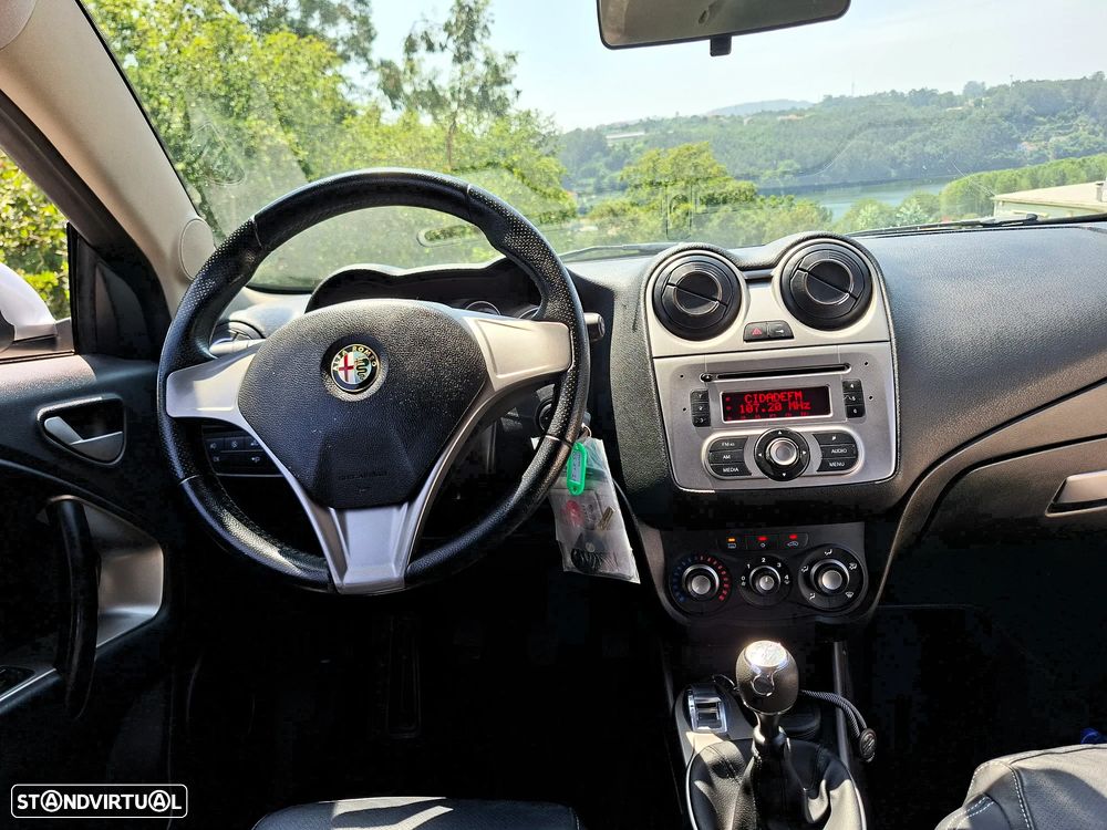 Alfa Romeo MiTo 1.3 JTD Distinctive S&S - 8