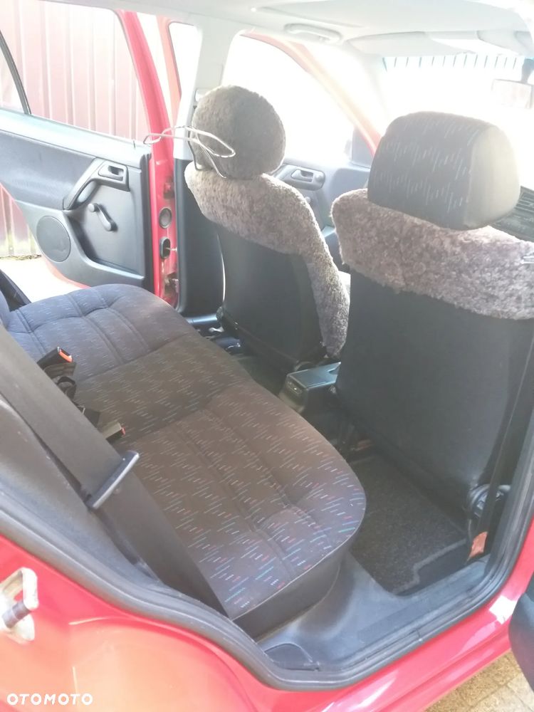 Volkswagen Golf - 11