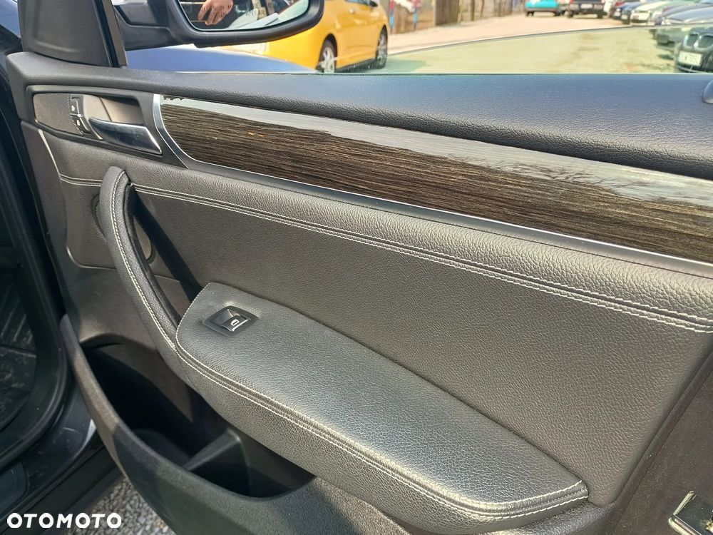 BMW X4 xDrive28i - 11