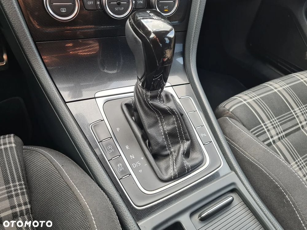 Volkswagen Golf GTD 2.0 TDI SCR DSG - 23