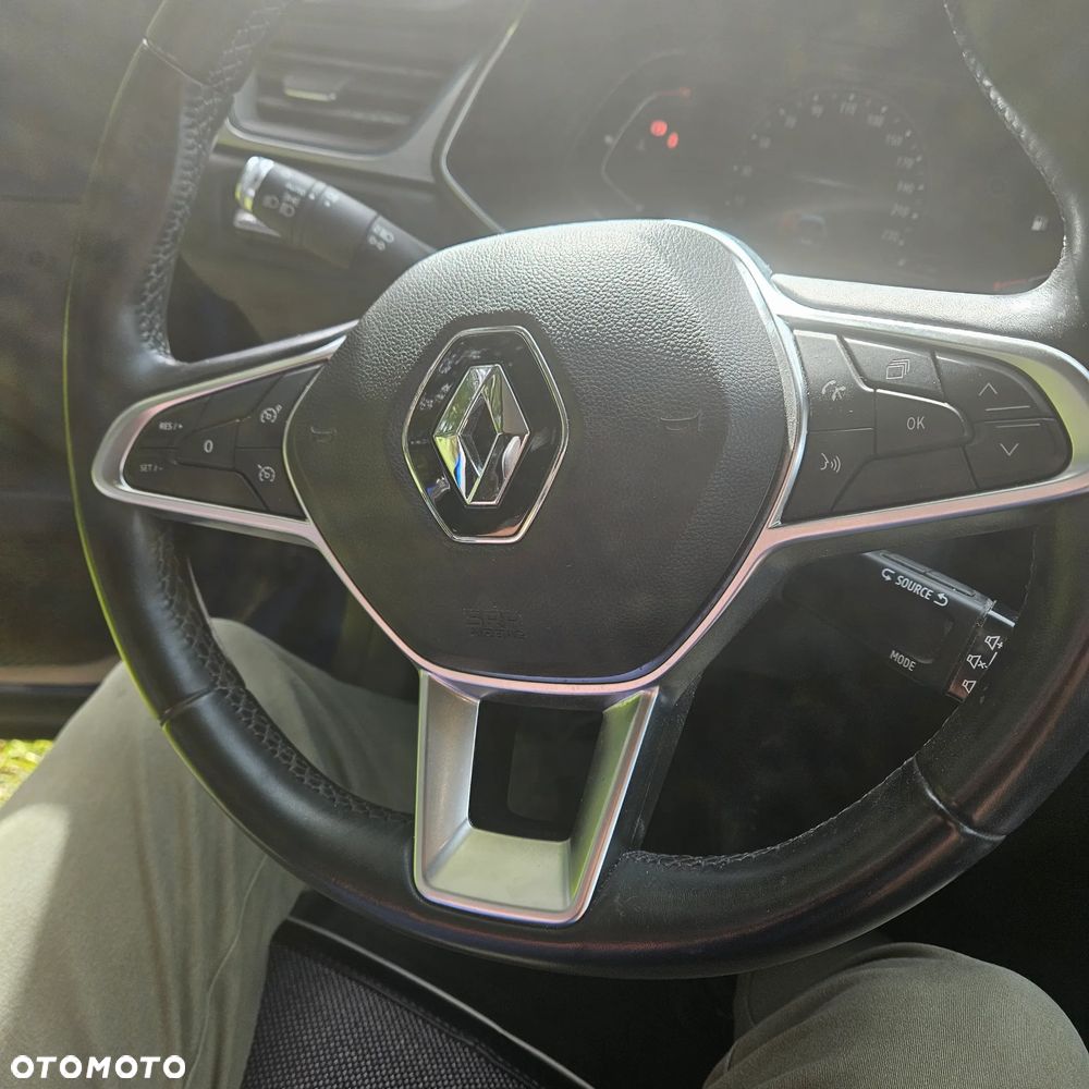 Renault Captur - 16
