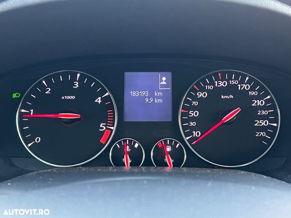 Renault Laguna dCi 110 FAP Dynamique - 9