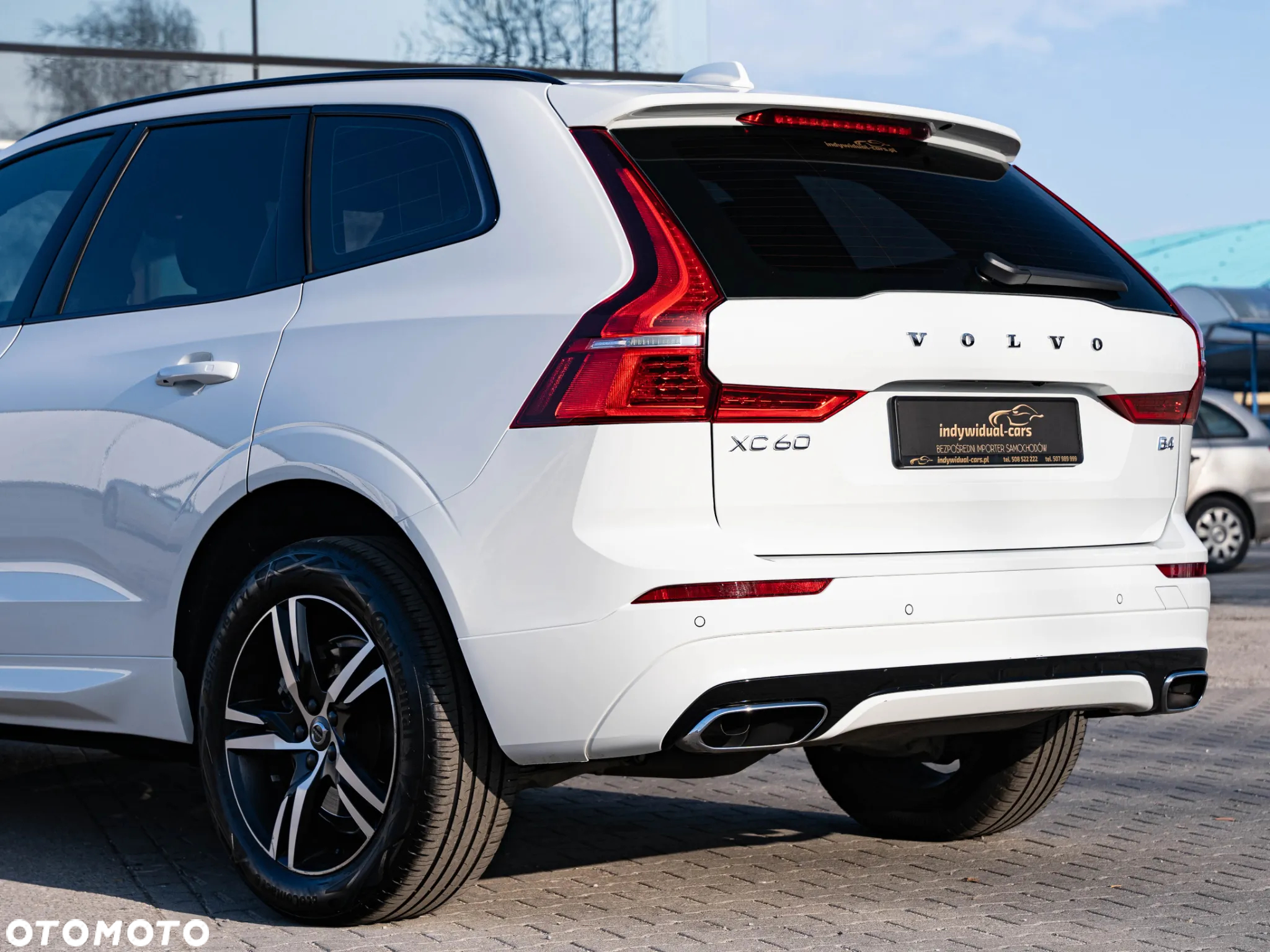 Volvo XC 60 B4 D Plus Dark - 11