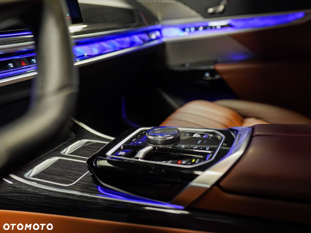 BMW Seria 7 - 25