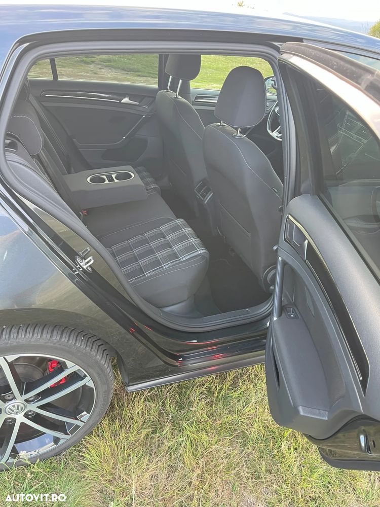 Volkswagen Golf 2.0 TDI DPF BMT DSG GTD - 18
