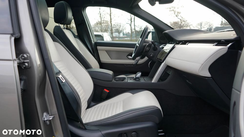 Land Rover Discovery Sport 2.0 P250 mHEV Dynamic HSE - 17