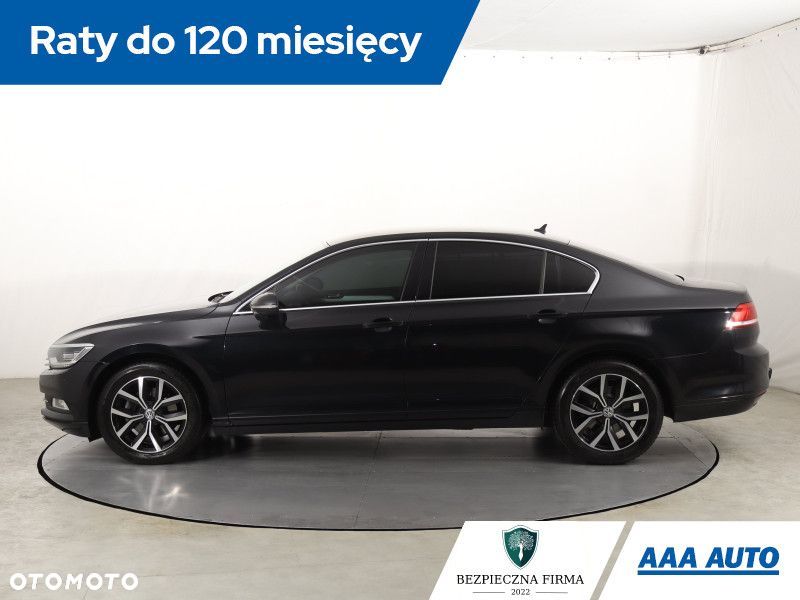Volkswagen Passat - 4