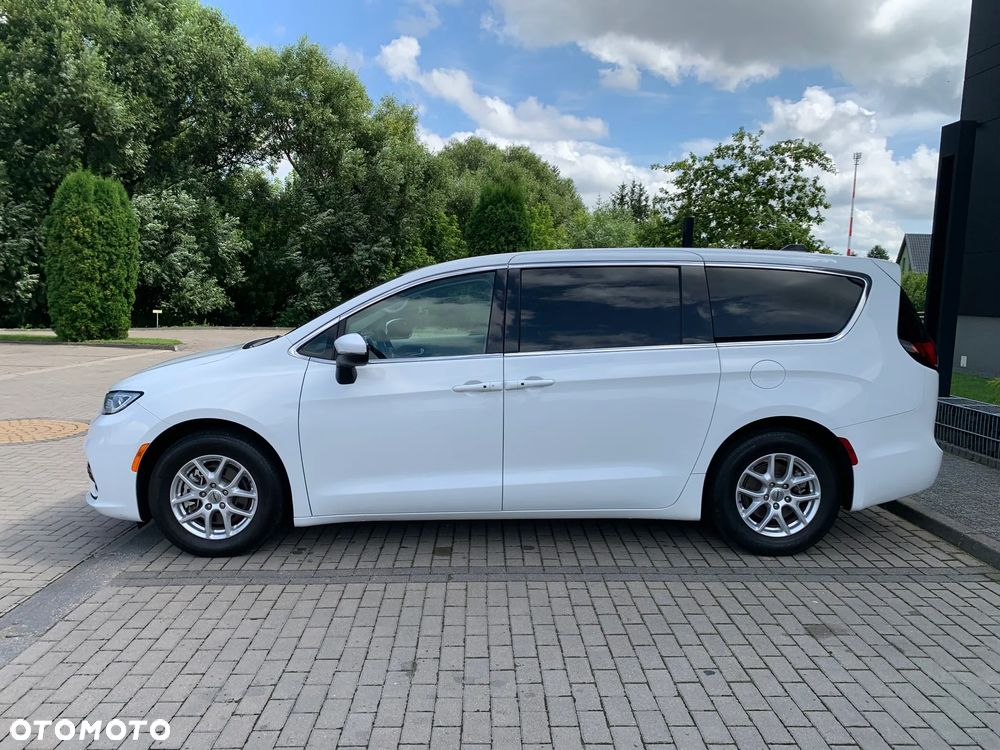 Chrysler Pacifica - 4