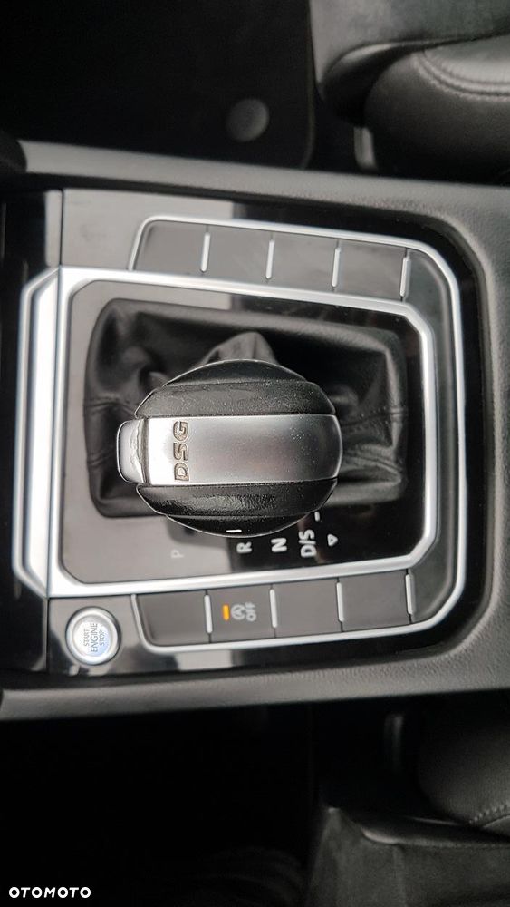 Volkswagen Passat Variant 2.0 TDI SCR DSG Highline - 33